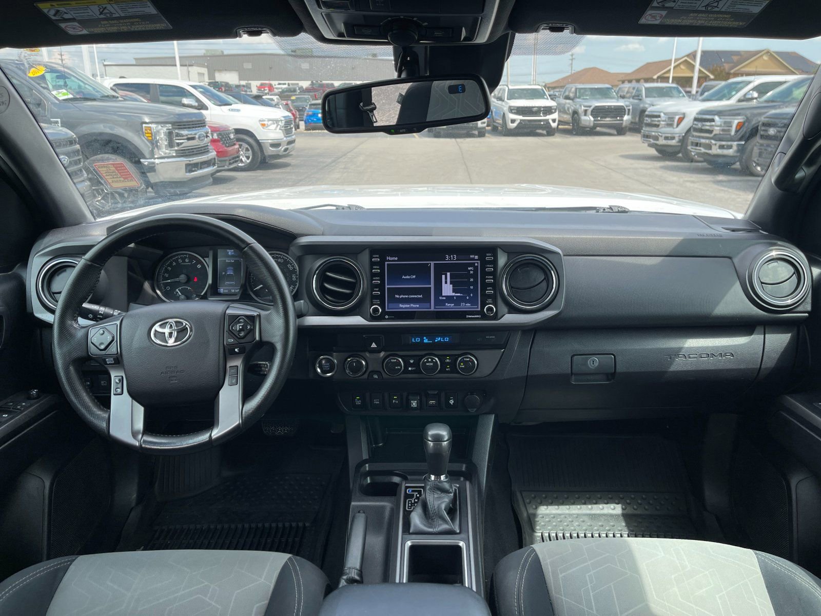 Used 2021 Toyota Tacoma TRD Off-Road w/ Technology Package AWD/4WD image 15