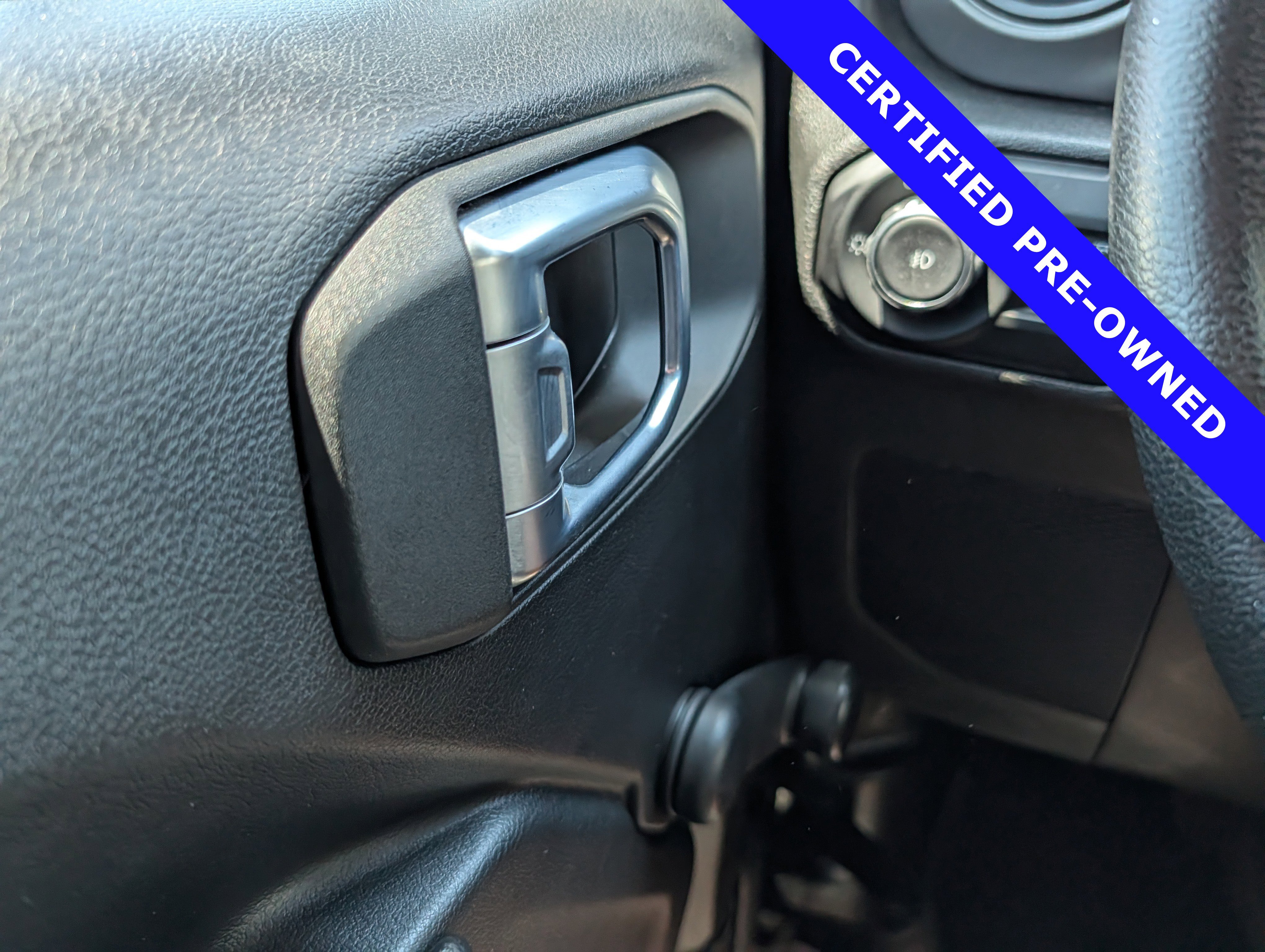 Used 2022 Jeep Wrangler Sport AWD/4WD image 18