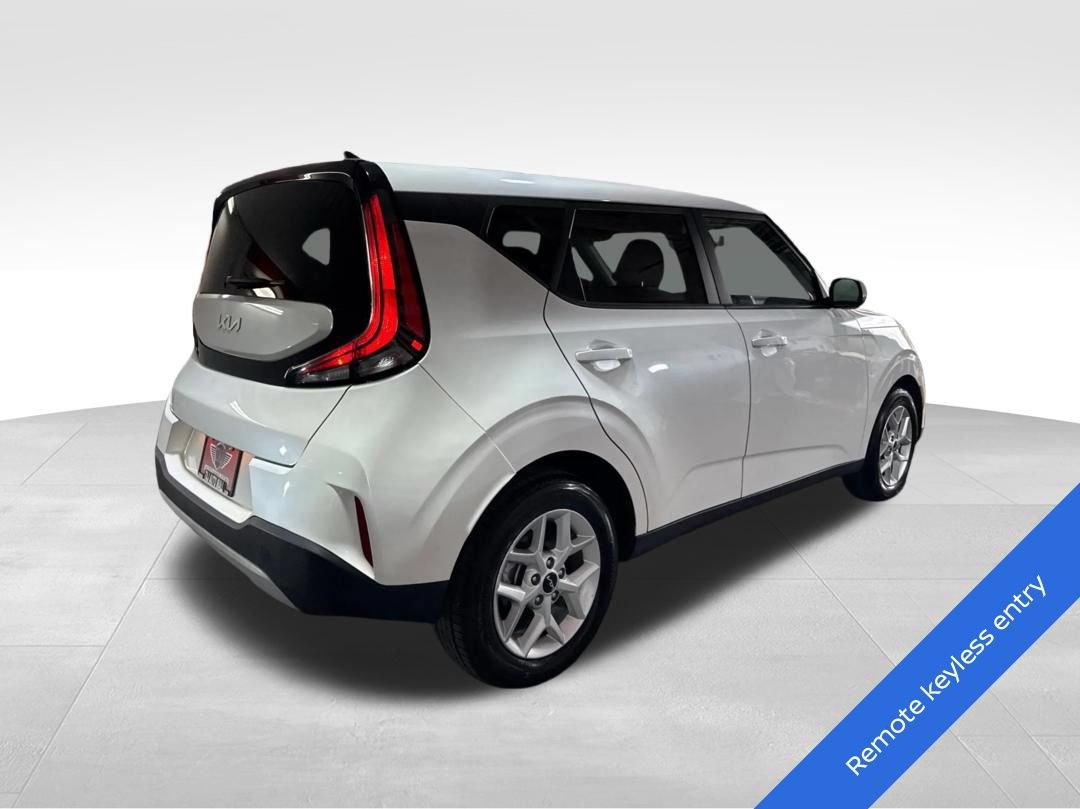 Used 2023 Kia Soul LX w/ LX Technology Package FWD image 5