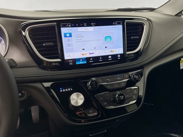 New 2027 Chrysler Pacifica Select FWD image 14