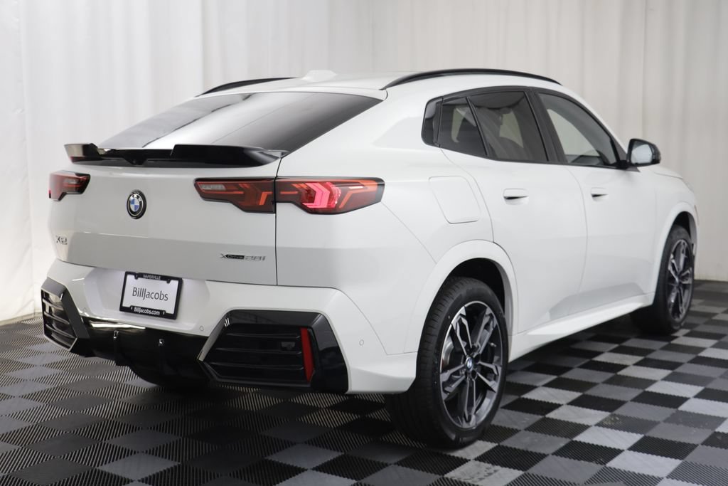New 2026 BMW X2 xDrive28i w/ Technology Package AWD/4WD image 17