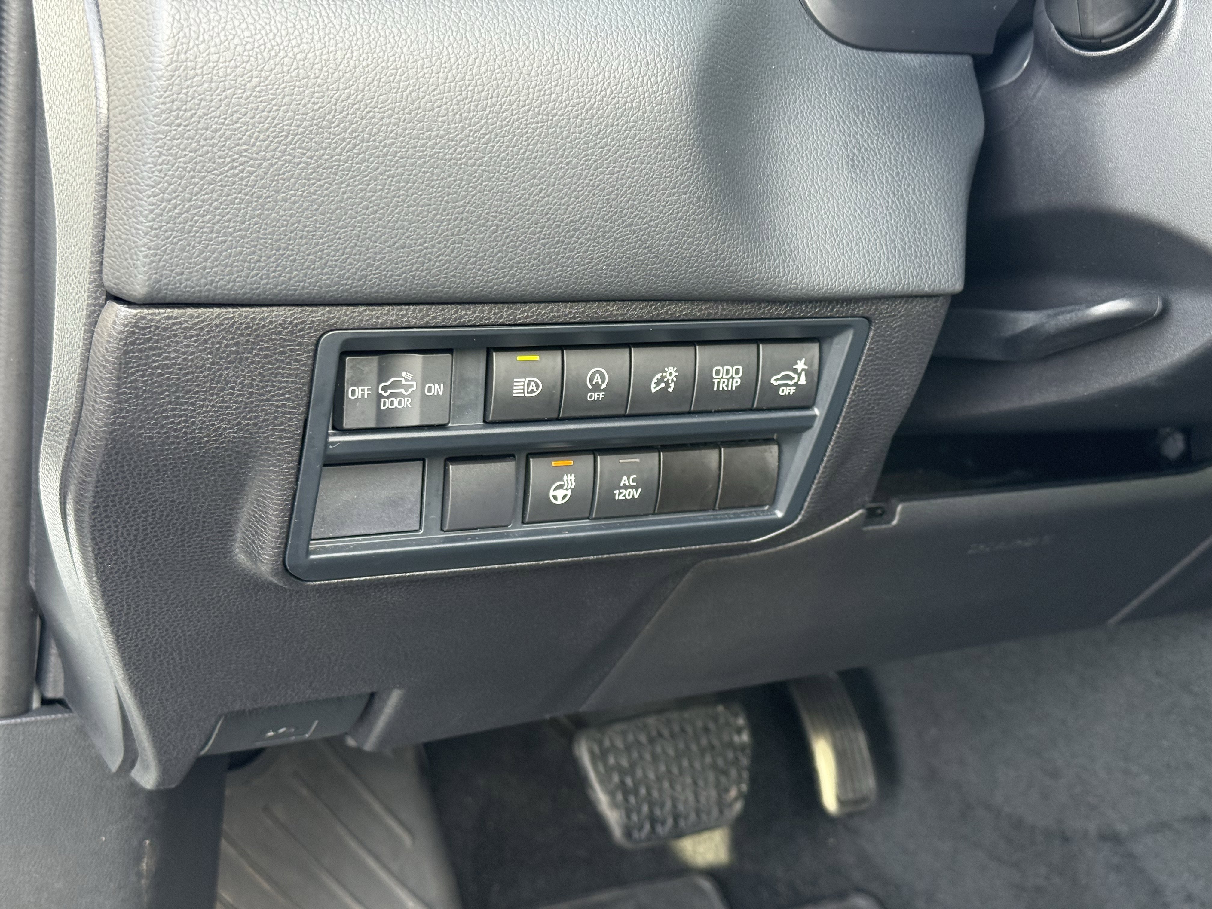 Used 2025 Toyota Tundra Limited image 19