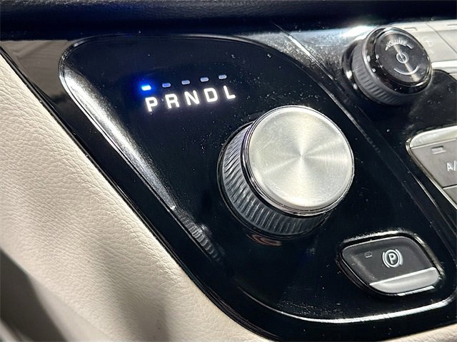 Used 2021 Chrysler Pacifica Touring-L w/ Uconnect Theater Family Group image 19