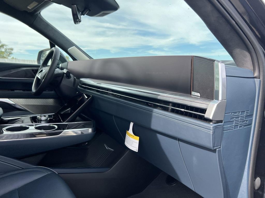 New 2025 Cadillac Escalade IQ Luxury 2 AWD/4WD image 35