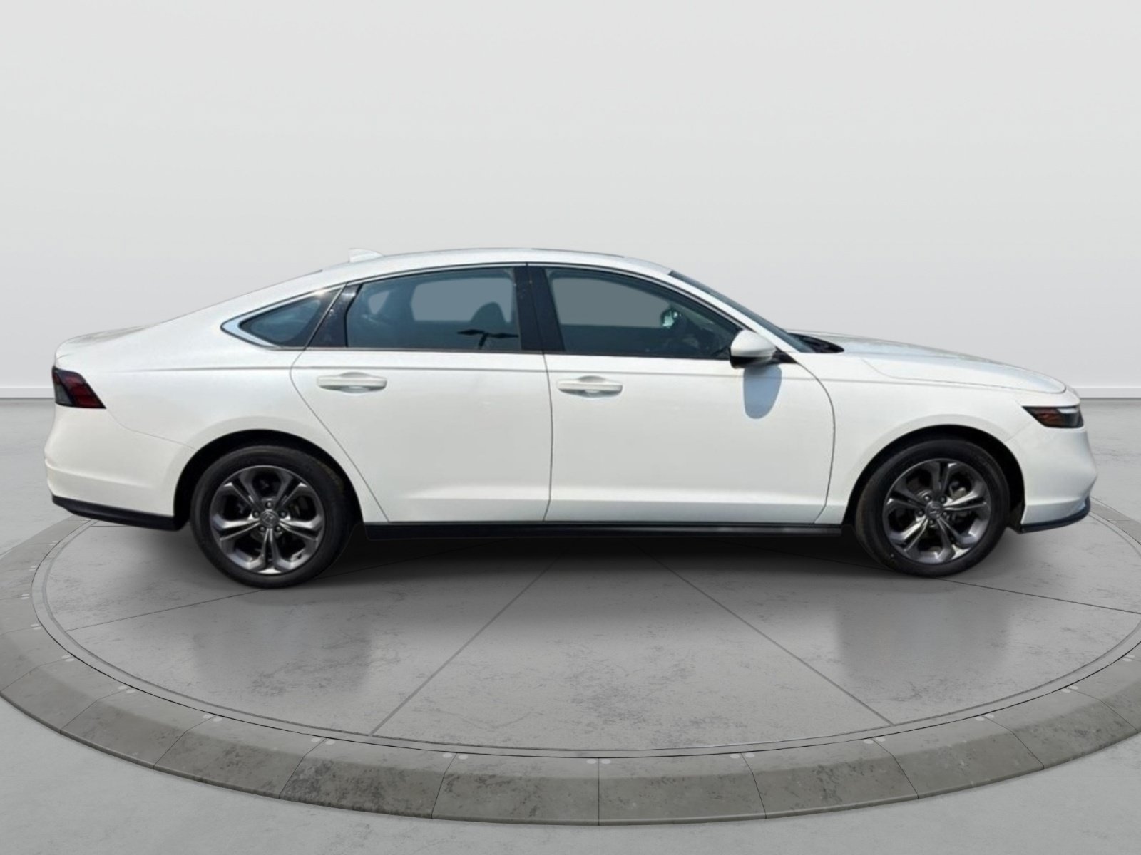 Used 2023 Honda Accord EX image 8