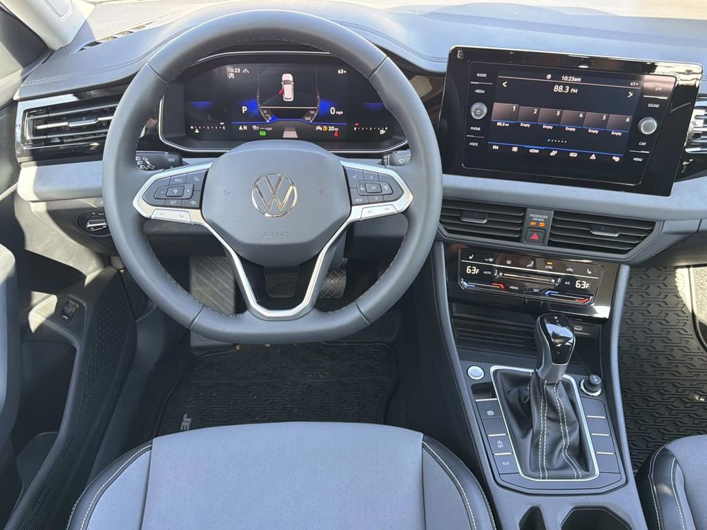 New 2026 Volkswagen Jetta SE FWD image 16