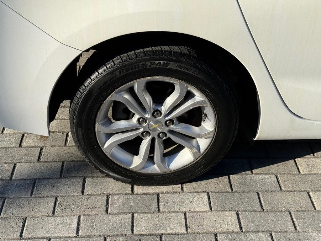 Used 2019 Chevrolet Cruze LT w/ Convenience Package image 34