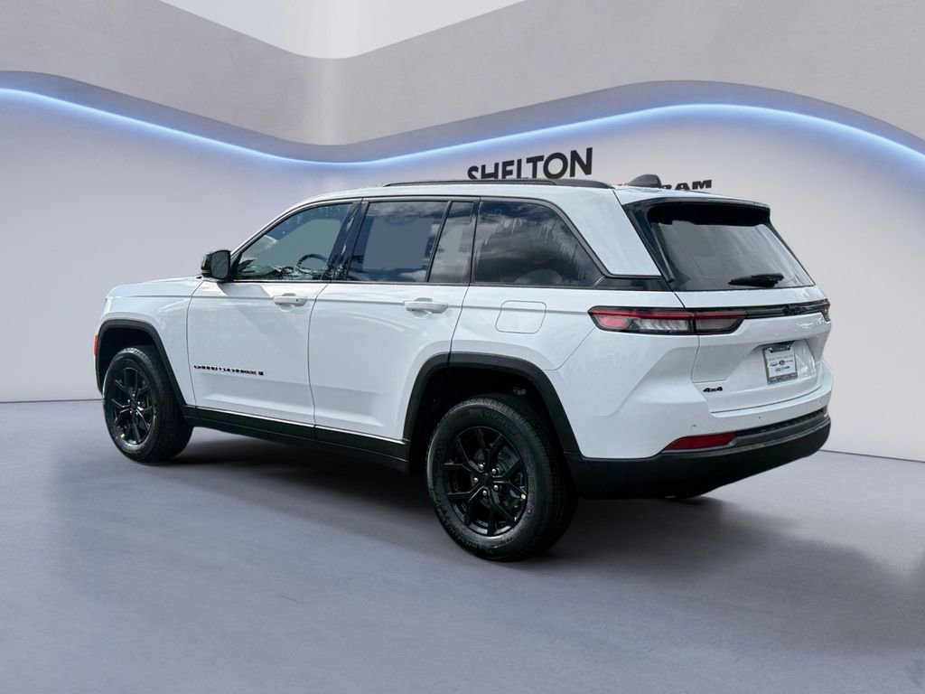New 2026 Jeep Grand Cherokee Altitude image 3