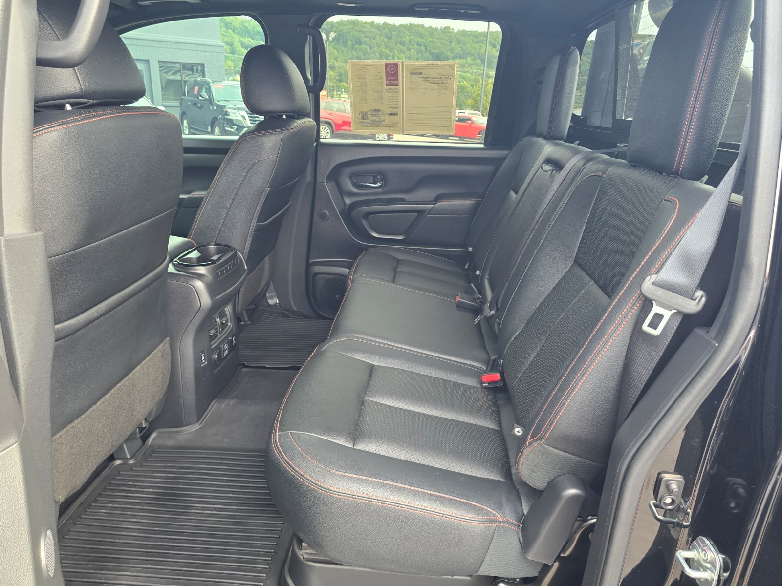Used 2024 Nissan Titan PRO-4X w/ Pro-4x Convenience Package AWD/4WD image 13