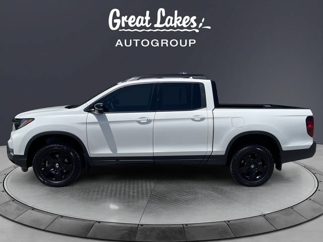Used 2025 Honda Ridgeline Black Edition image 2