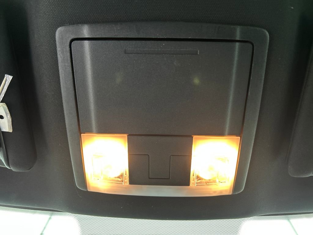 Used 2017 Ford Explorer XLT image 19