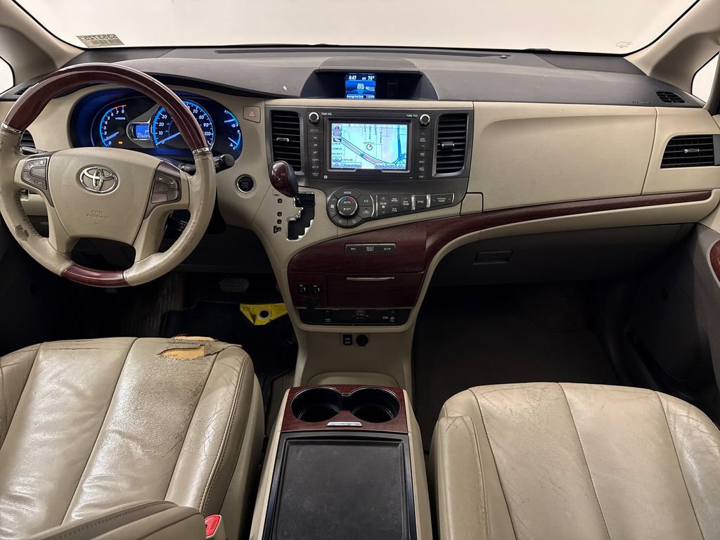 Used 2013 Toyota Sienna Limited w/ Premium Pkg FWD image 14