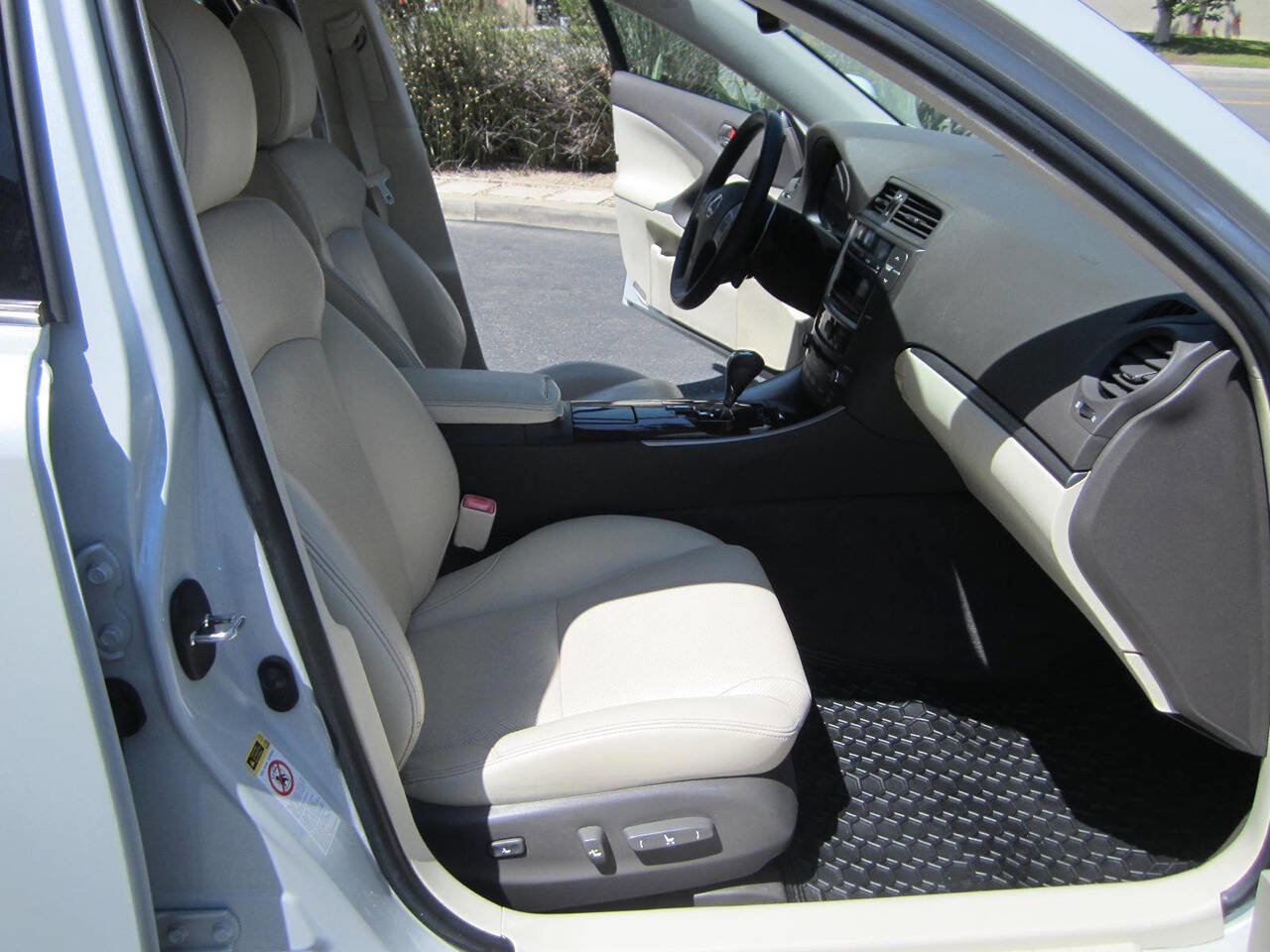 Used 2011 Lexus IS 250 w/ Premium Pkg Value Edition RWD image 20