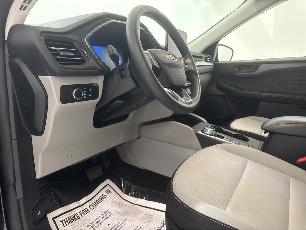 Used 2025 Ford Escape Active AWD/4WD image 29