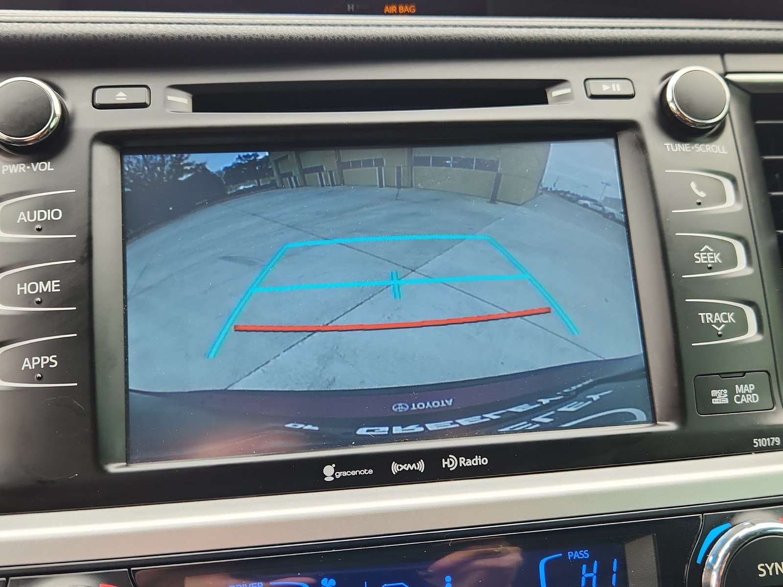 Used 2018 Toyota Highlander XLE FWD image 26