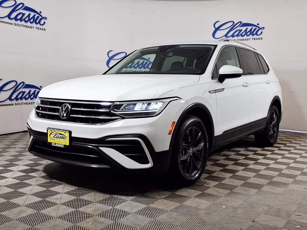 Used 2022 Volkswagen Tiguan SE w/ Panoramic Sunroof Package image 5