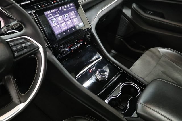 Used 2023 Jeep Grand Cherokee Altitude AWD/4WD image 27