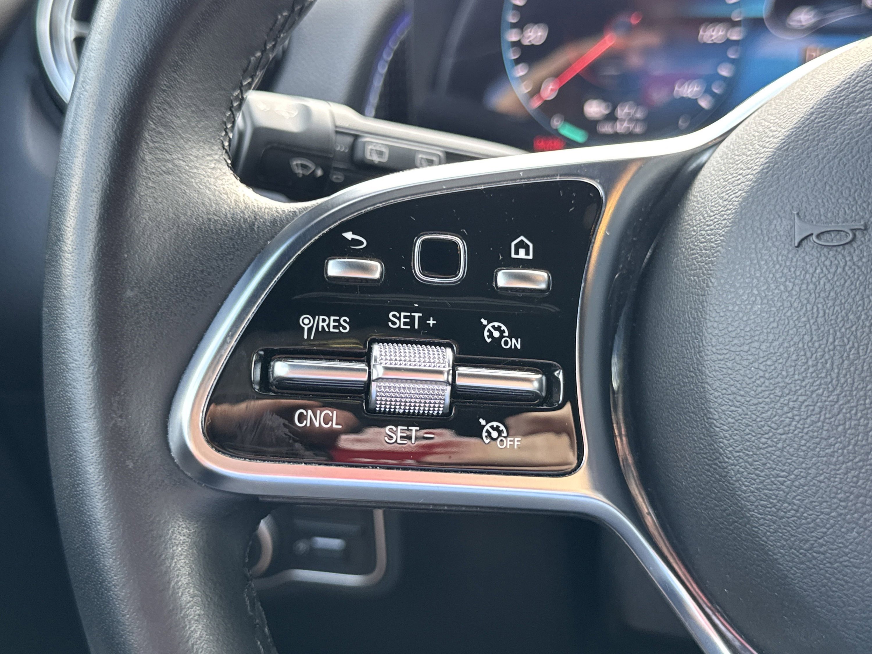 Used 2023 Mercedes-Benz EQB 350 4MATIC SUV w/ Exclusive Package image 64