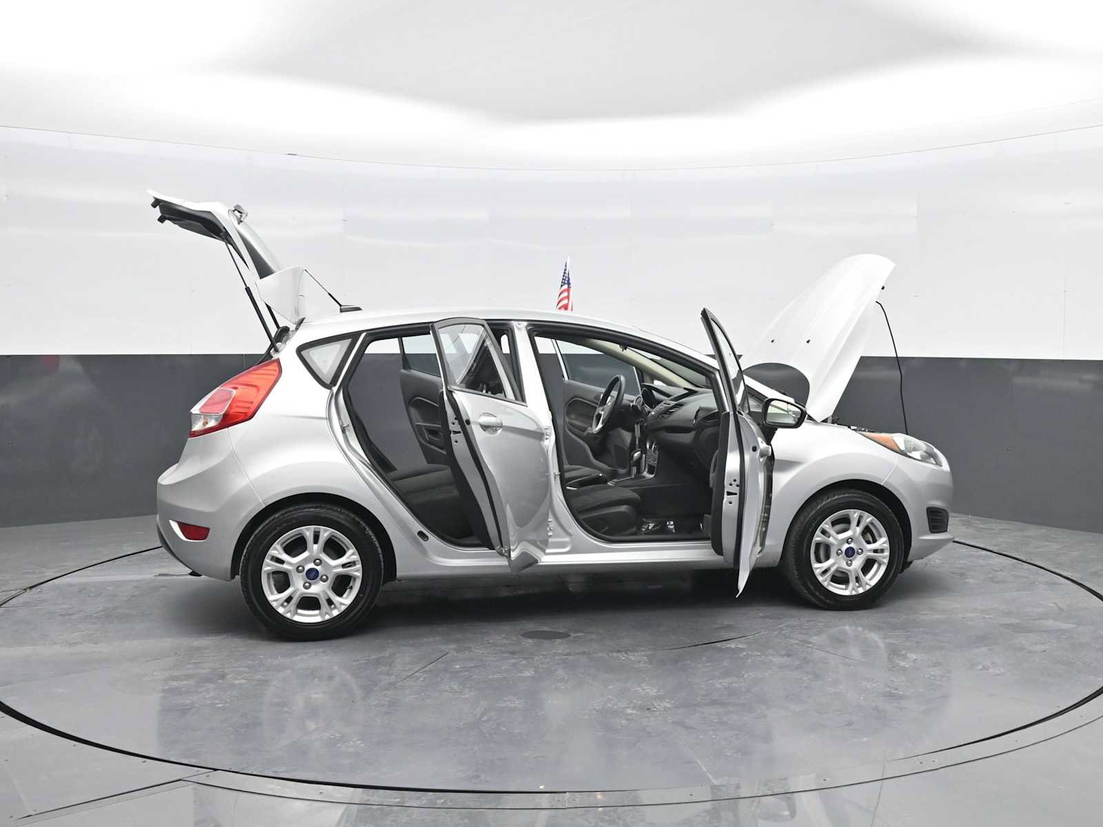 Used 2016 Ford Fiesta SE w/ Cold Weather Package FWD image 43