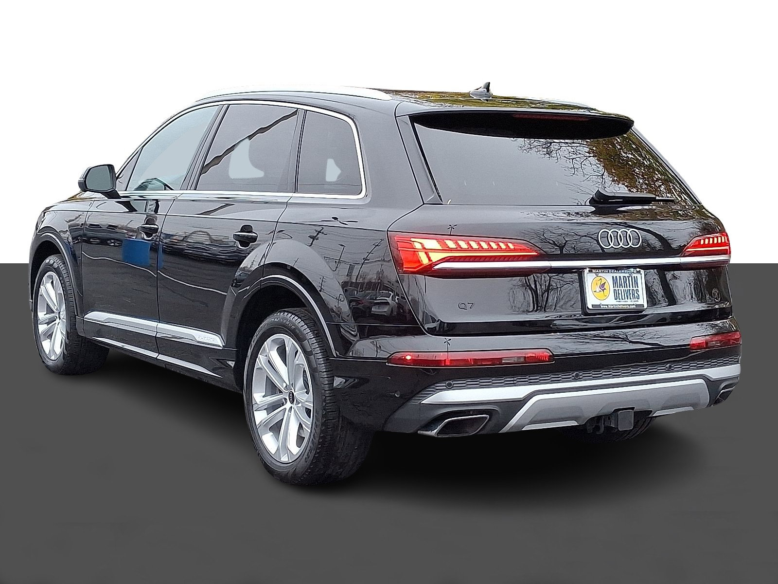 Used 2025 Audi Q7 2.0T Premium w/ Convenience Package image 4