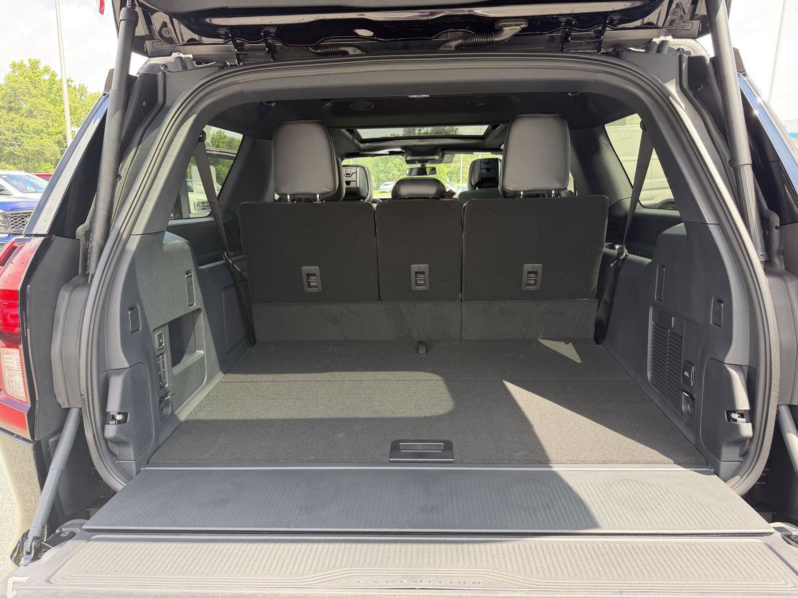 New 2026 Ford Expedition Max Platinum w/ Stealth Appearance Package AWD/4WD image 58