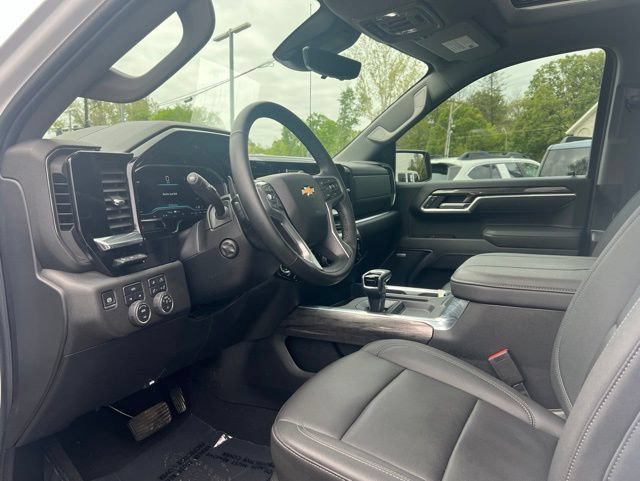Used 2025 Chevrolet Silverado 1500 LTZ w/ Technology Package AWD/4WD image 2