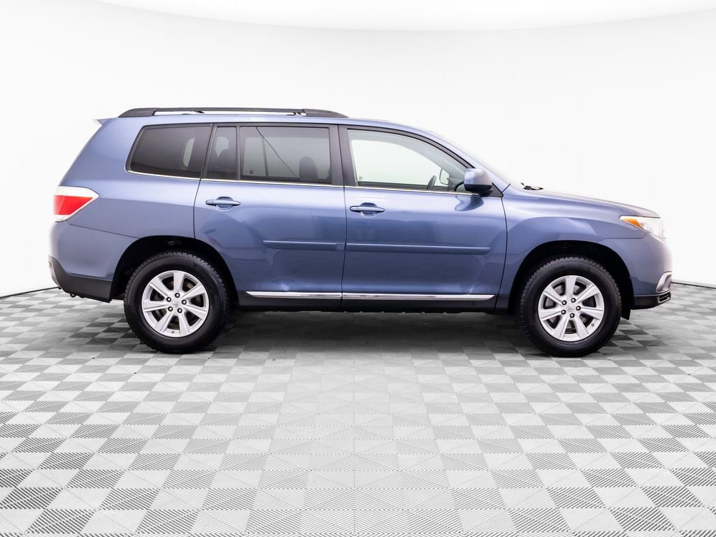 Used 2012 Toyota Highlander FWD w/ Tech Pkg image 8