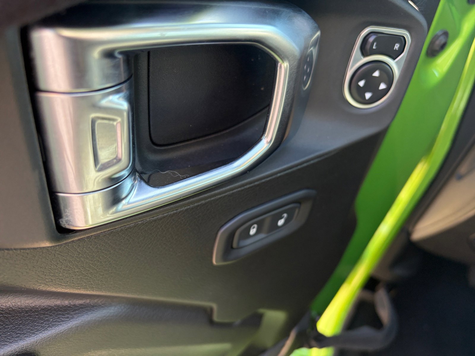 Used 2025 Jeep Wrangler Sport S image 13