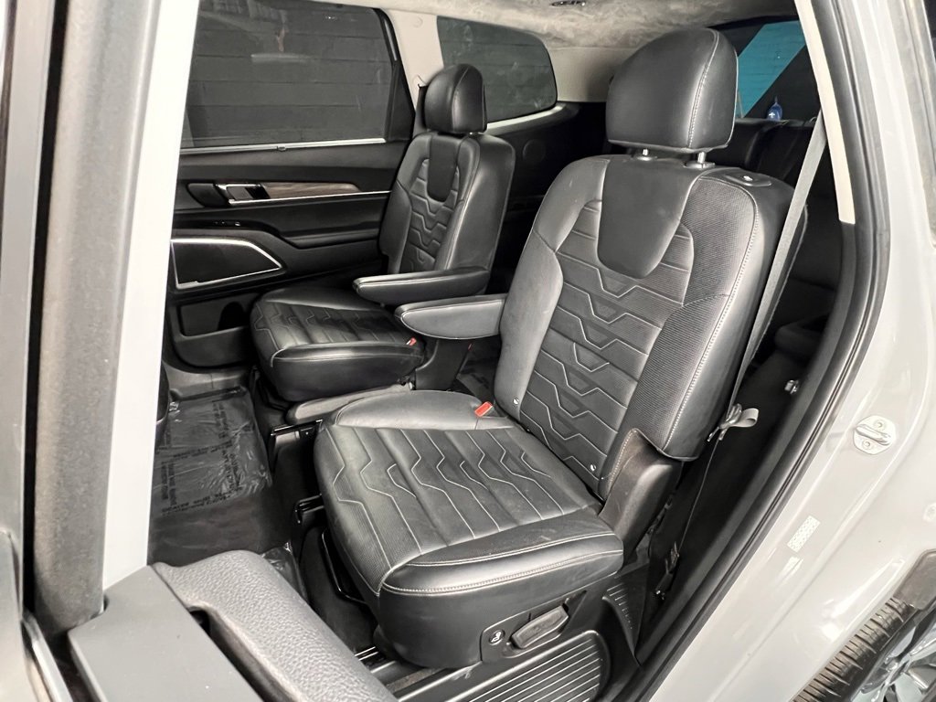 Used 2022 Kia Telluride SX w/ SX Prestige Package image 14