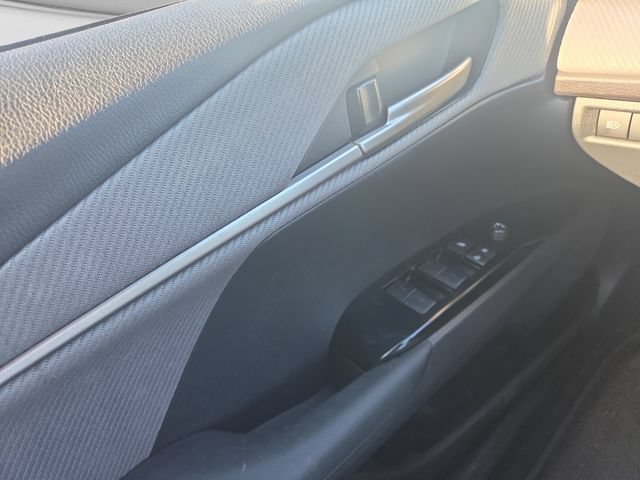 Used 2025 Toyota Camry SE w/ Convenience Package FWD image 11