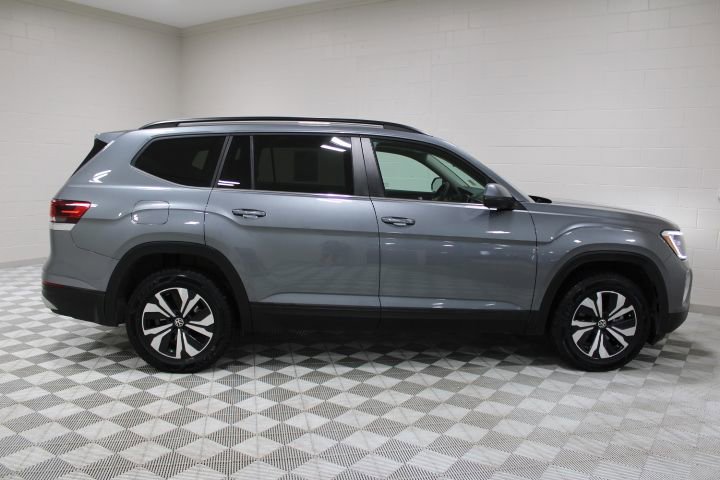 Used 2024 Volkswagen Atlas SE image 10