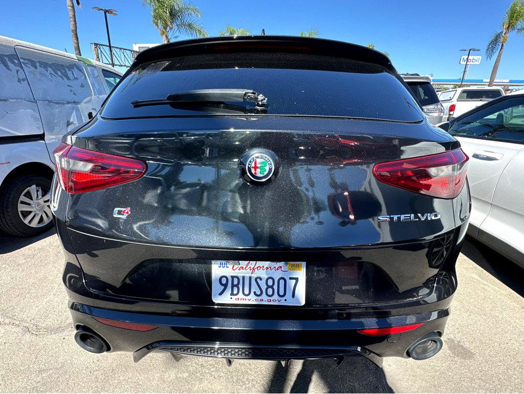 Used 2022 Alfa Romeo Stelvio Veloce AWD/4WD image 5