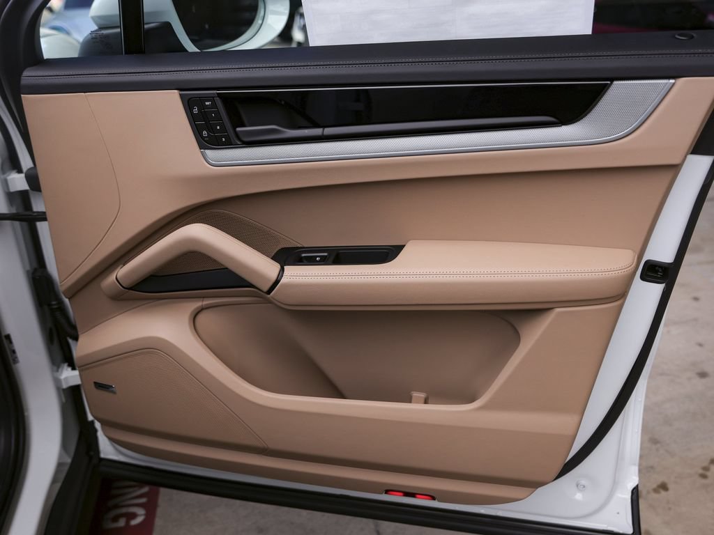 New 2026 Porsche Cayenne S AWD/4WD image 38
