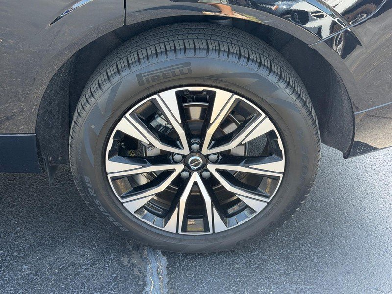 Certified 2023 Volvo XC60 B5 Plus w/ Climate Package AWD/4WD image 8