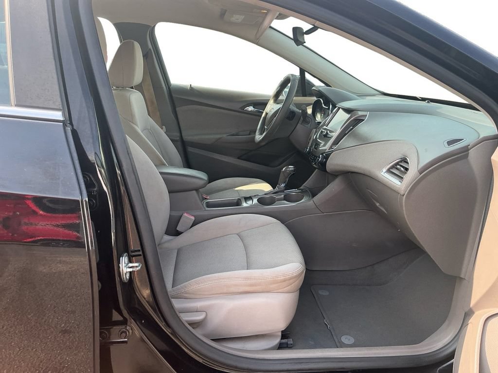 Used 2016 Chevrolet Cruze LT w/ Convenience Package FWD image 22