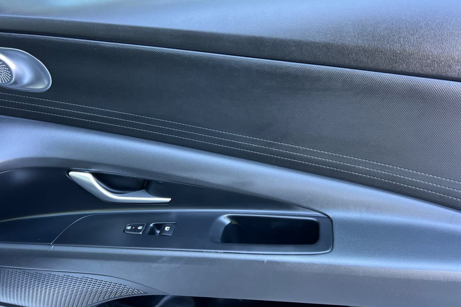 Used 2026 Hyundai Elantra Hybrid FWD image 17