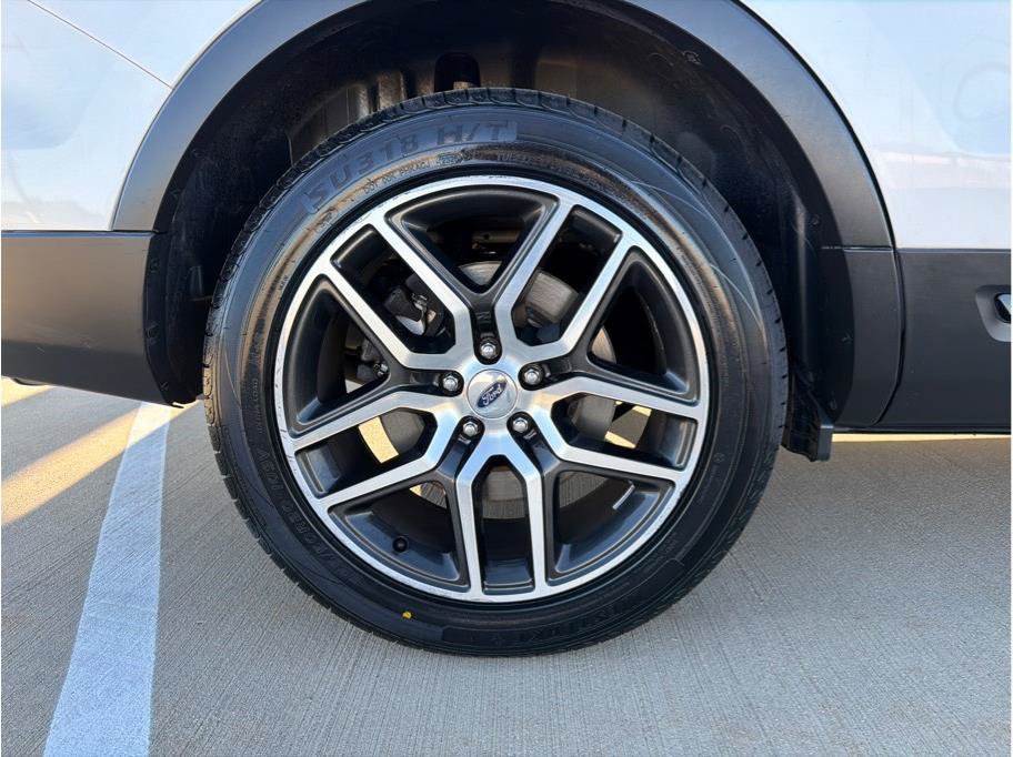 Used 2017 Ford Explorer Sport w/ Equipment Group 401A AWD/4WD image 35