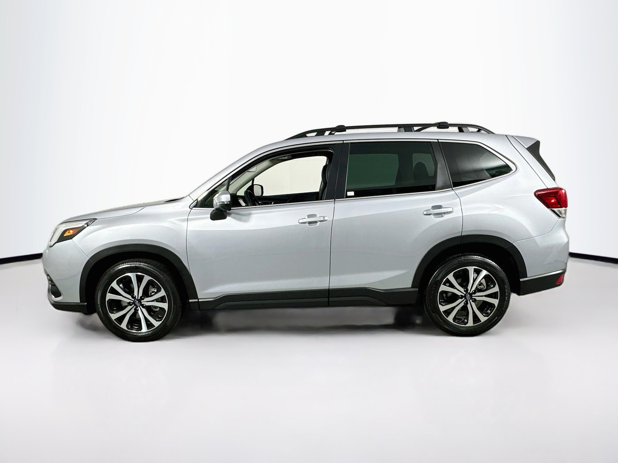 Used 2023 Subaru Forester Limited w/ Popular Package #2 AWD/4WD image 8