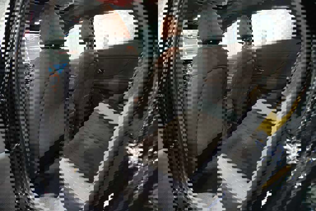 Used 2025 Hyundai Elantra SEL image 19