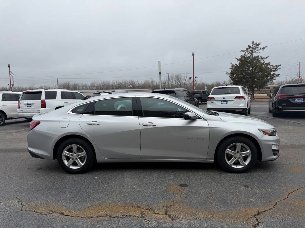 Used 2022 Chevrolet Malibu LT FWD image 5