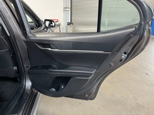 Used 2018 Toyota Camry SE FWD image 15