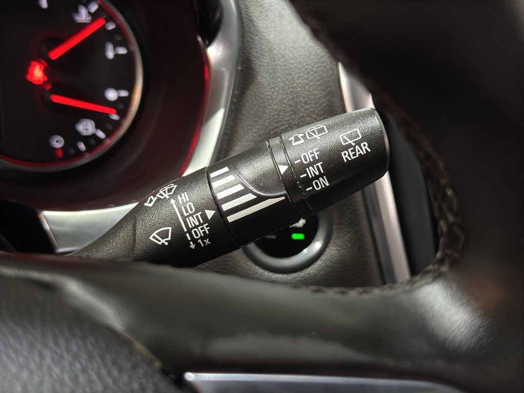 Used 2023 Chevrolet Traverse High Country image 28