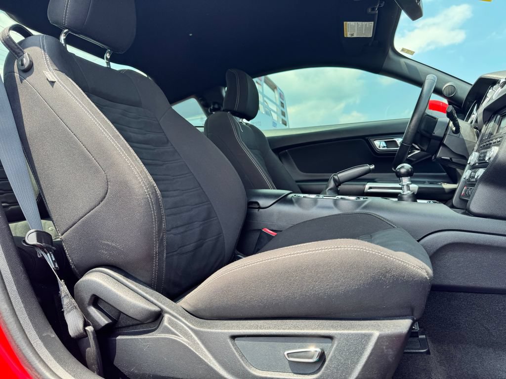 Used 2017 Ford Mustang GT RWD image 10