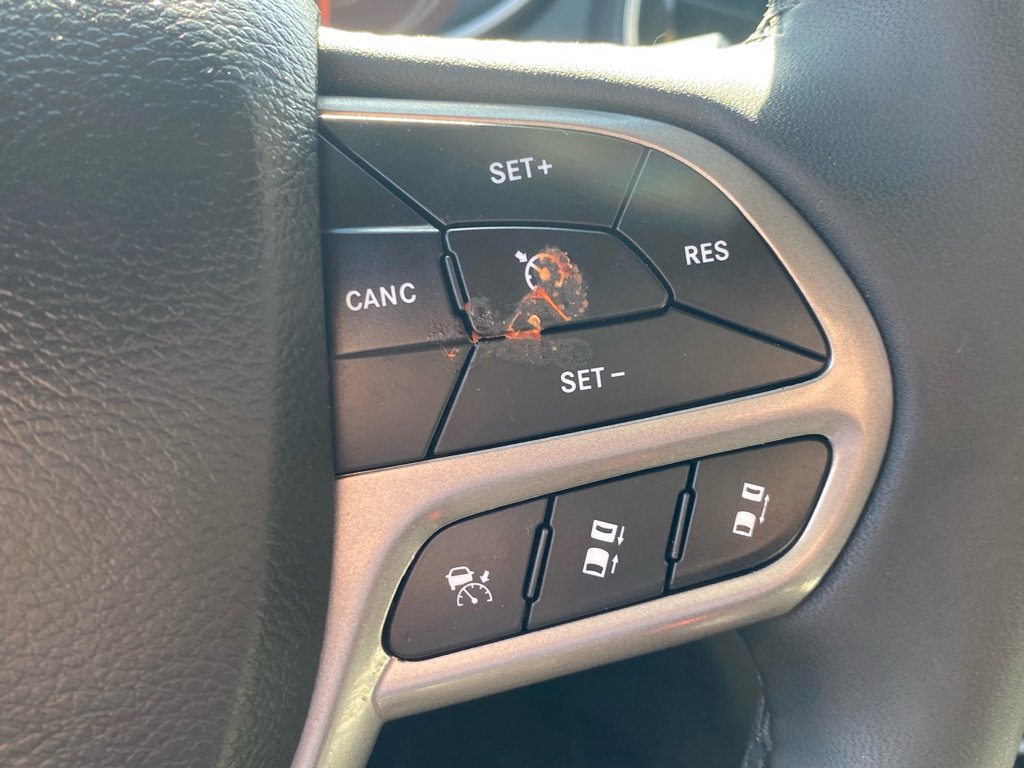 Used 2022 Jeep Cherokee Limited w/ Mopar Interior Package image 25