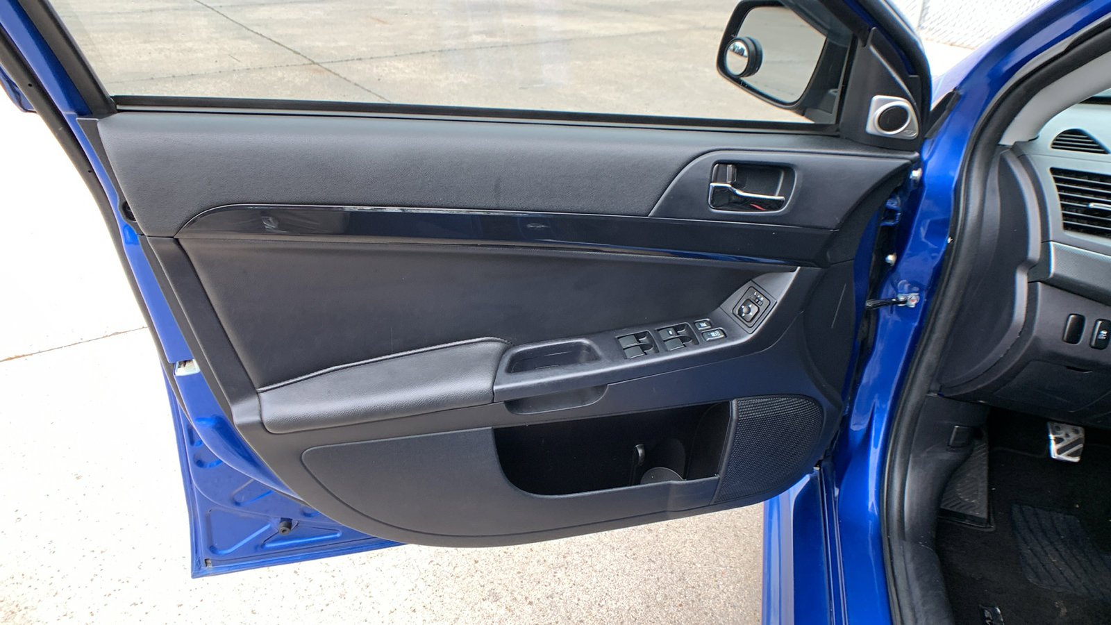 Used 2012 Mitsubishi Lancer Evolution GSR AWD/4WD image 9