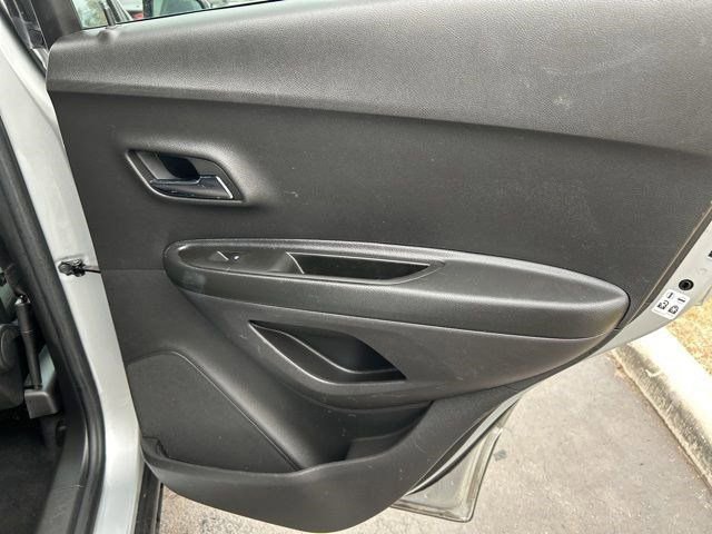 Used 2021 Chevrolet Trax LS w/ Tint and Cruise Package image 38