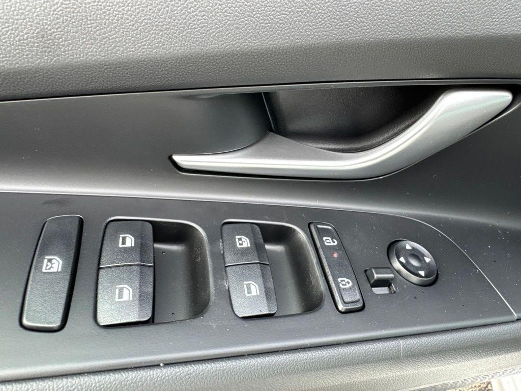 New 2026 Hyundai Elantra Limited FWD image 11