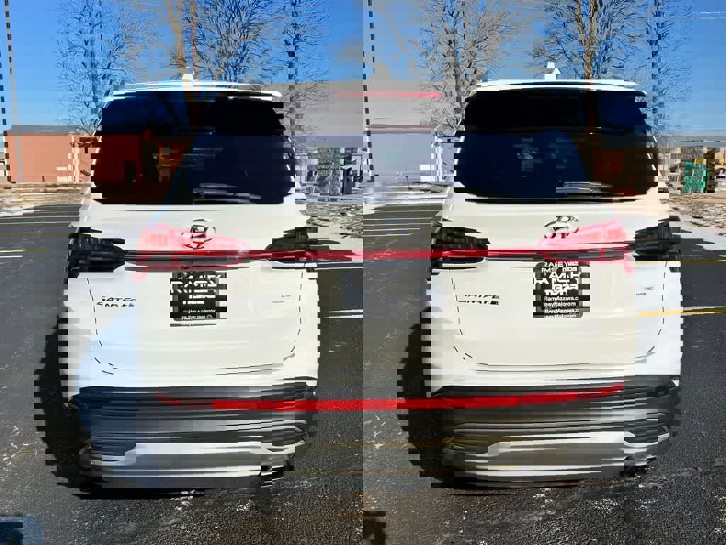 Used 2023 Hyundai Santa Fe SEL image 6