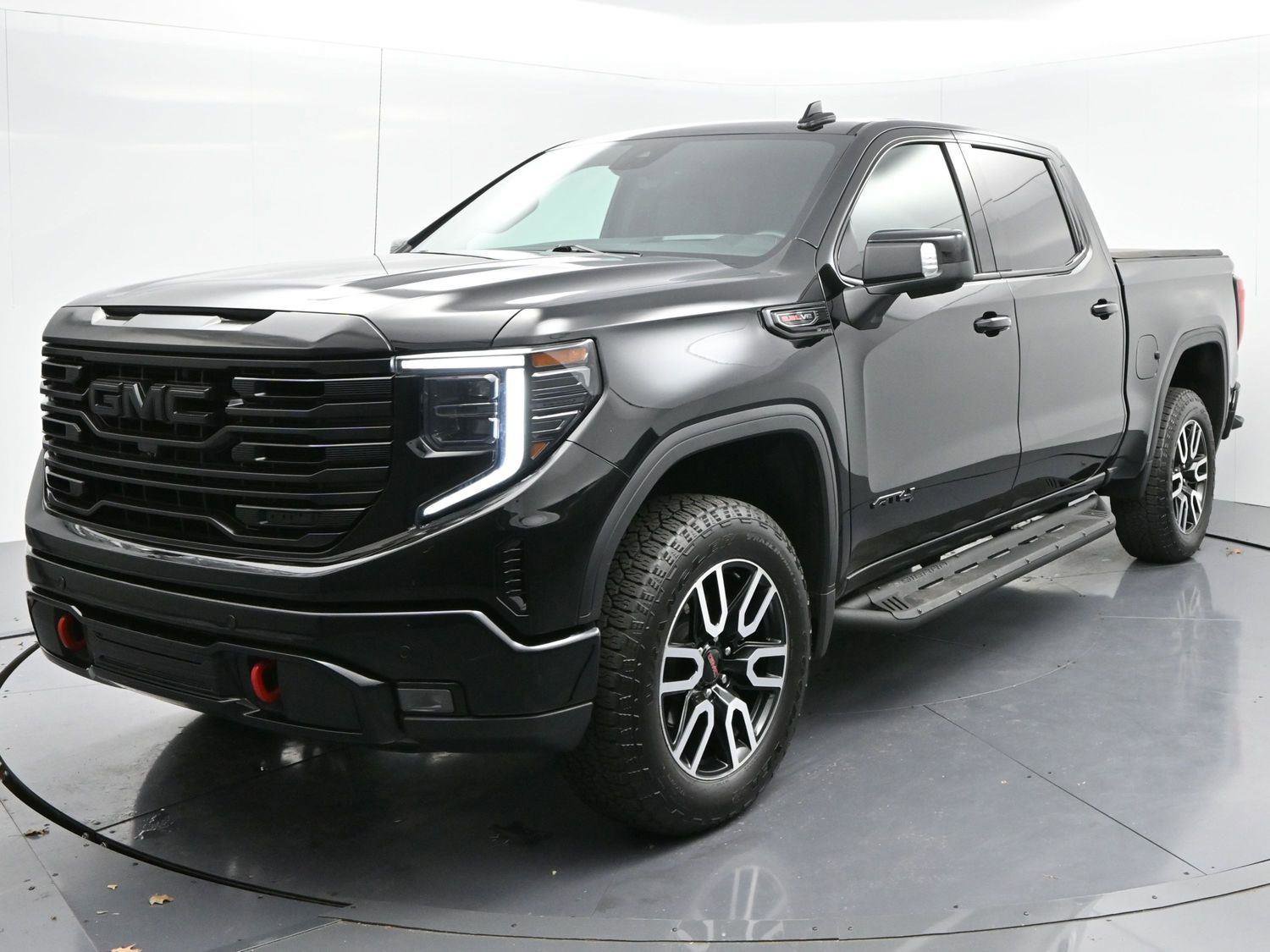 Used 2024 GMC Sierra 1500 AT4 w/ Technology Package image 3