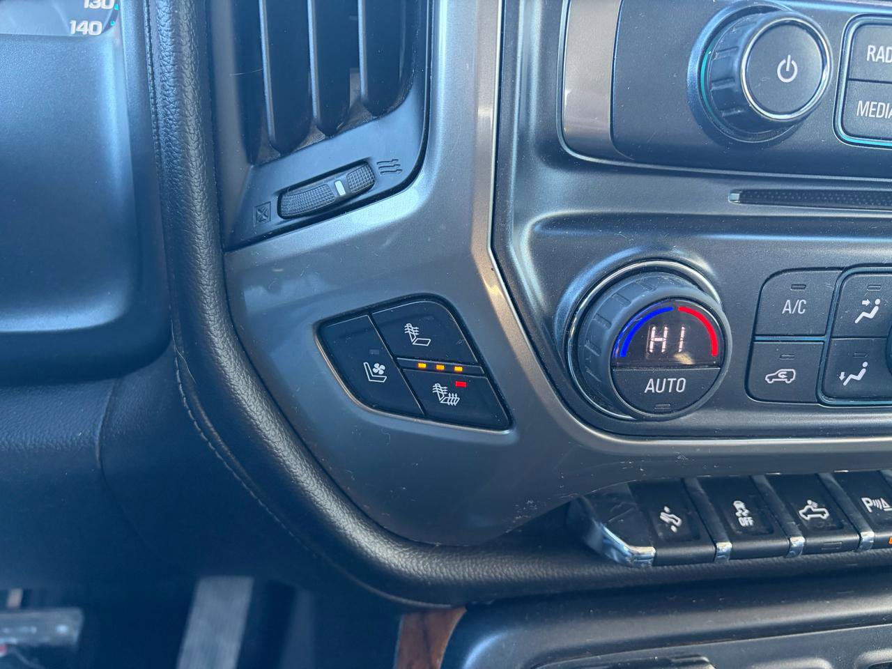 Used 2019 Chevrolet Silverado 2500 High Country w/ Duramax Plus Package AWD/4WD image 32